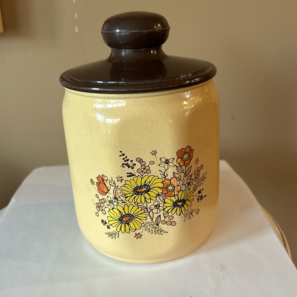 Vintage Kromex Canister. Daisy Flower Design. Made in the USA